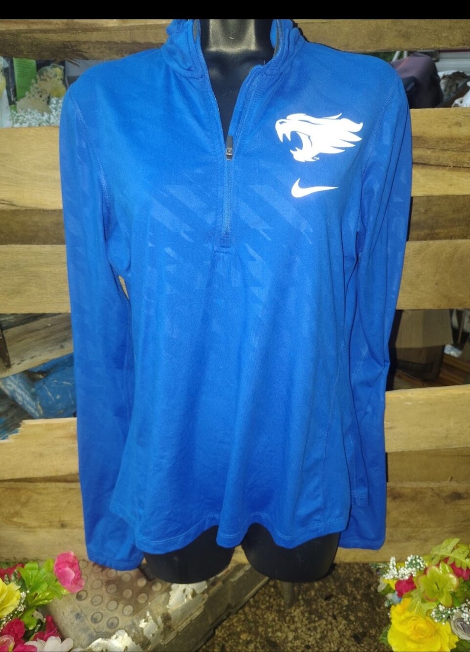 Nike Women’s Royal Blue Long-Sleeve Quarter-Zip Hoodie